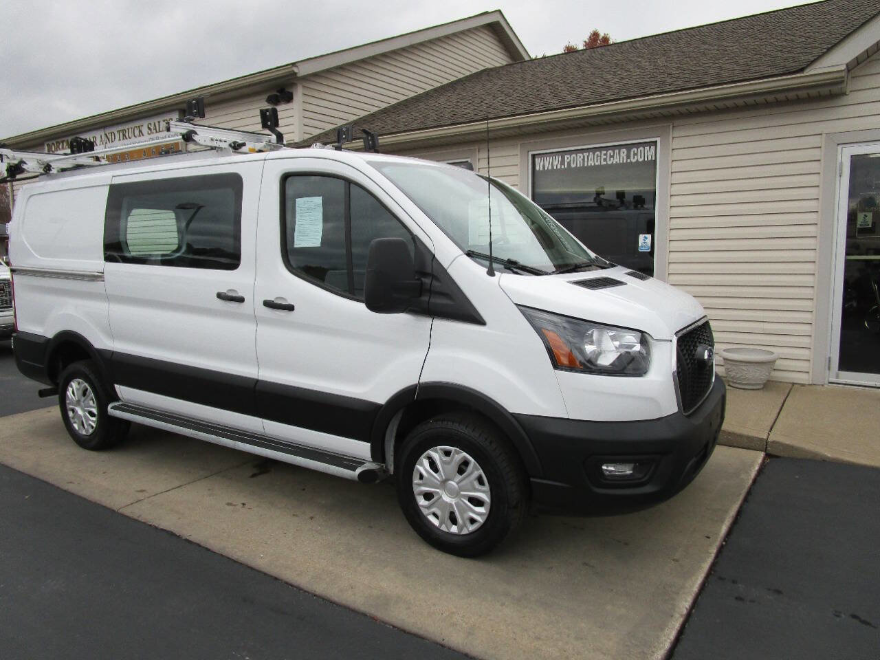 Used 2024 Ford Transit 250 Low Roof w/ Exterior Upgrade Package image 3