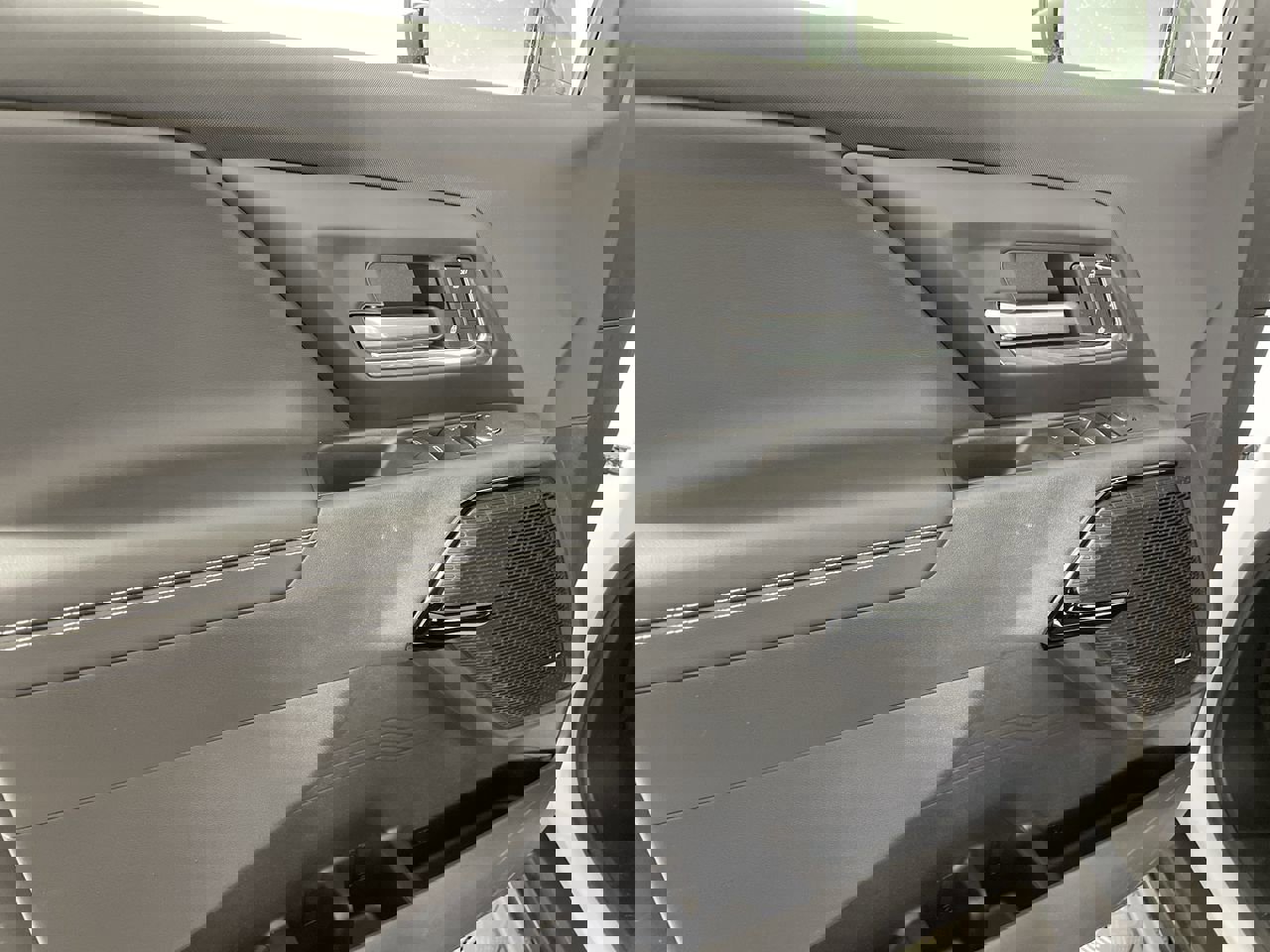 New 2025 Chevrolet Silverado EV LT image 82