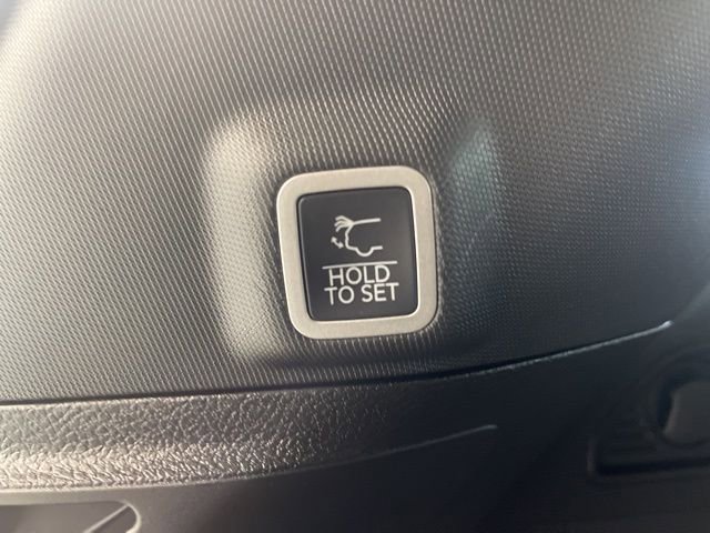 New 2026 Jeep Grand Cherokee Laredo image 13