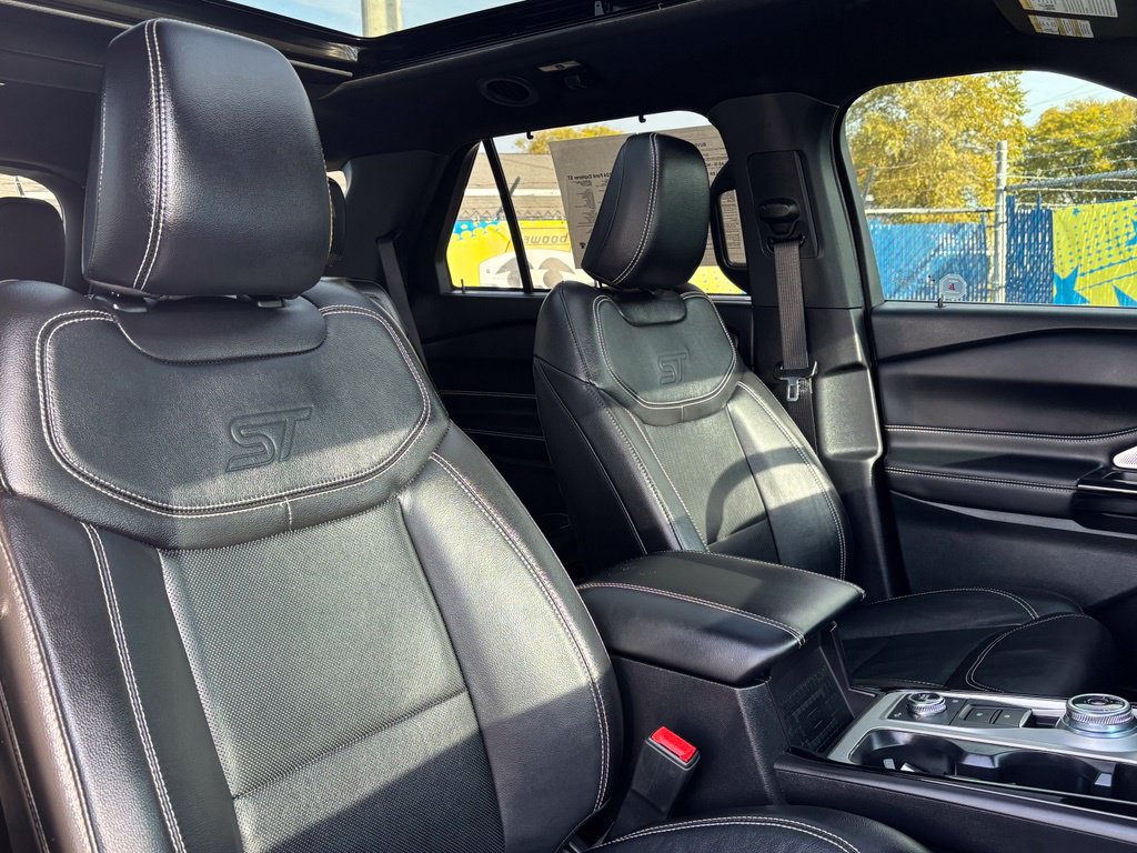 Used 2024 Ford Explorer ST w/ Technology Package AWD/4WD image 23