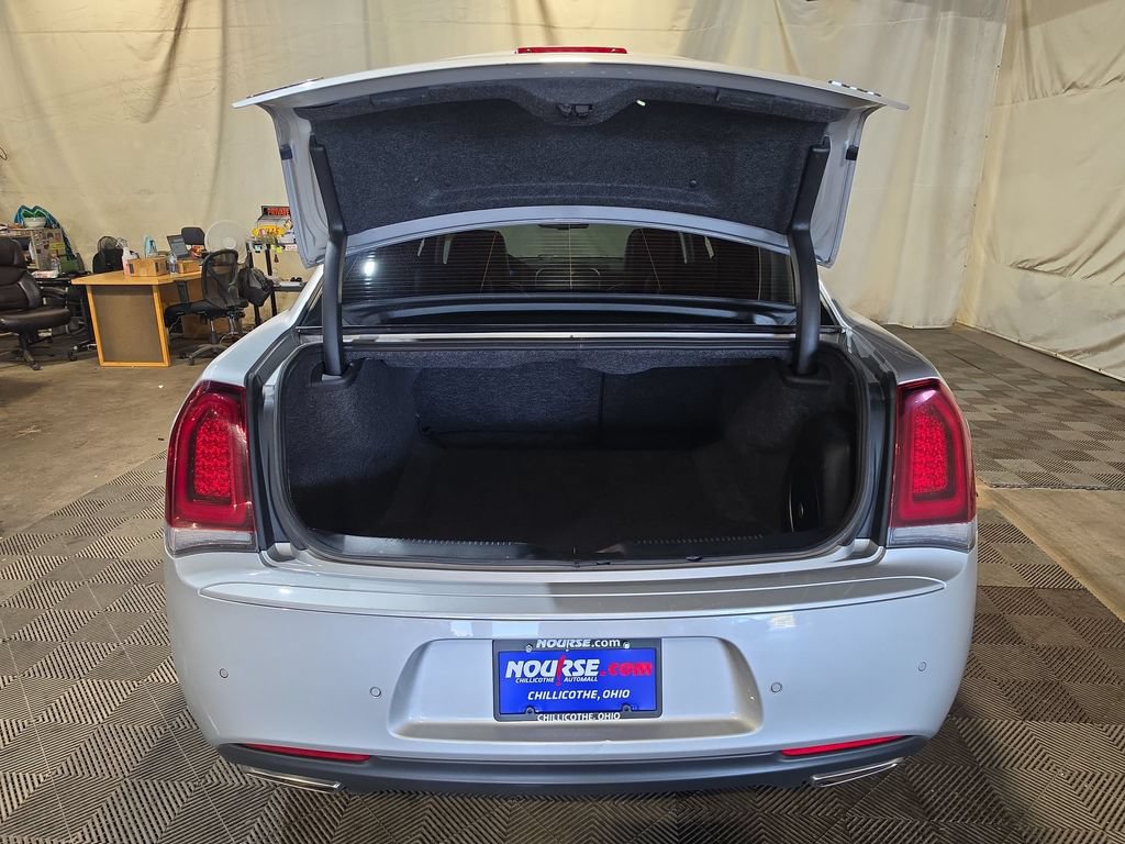 Used 2023 Chrysler 300 Touring L w/ Popular Equipment Group AWD/4WD image 20