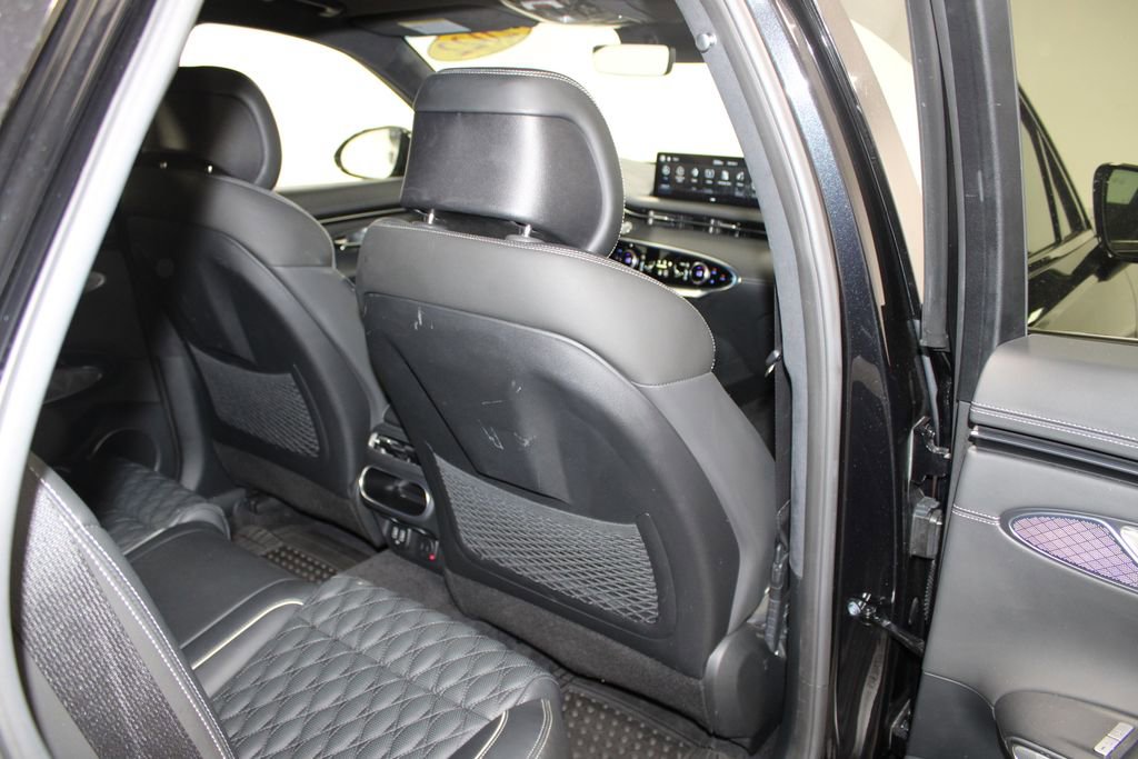 Used 2022 Genesis GV70 3.5T Sport w/ Sport Advanced Package image 30
