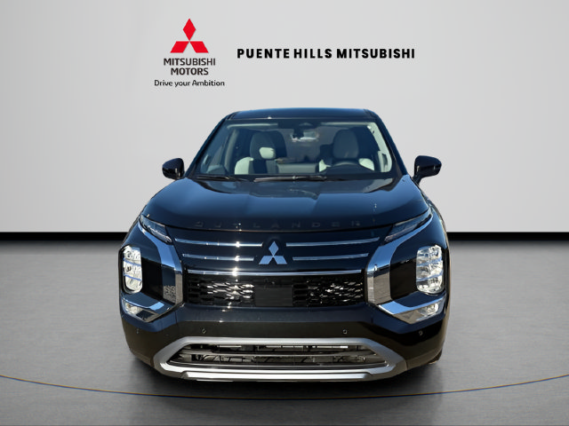 New 2026 Mitsubishi Outlander SE FWD image 2