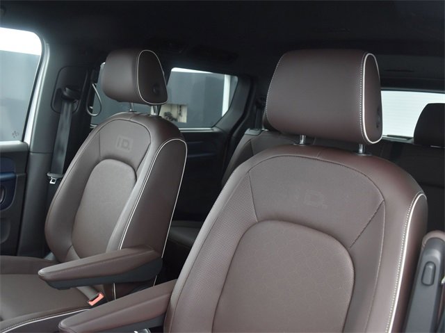 New 2025 Volkswagen ID. Buzz Pro S image 9