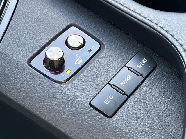 Used 2016 Toyota Avalon XLE Premium image 36