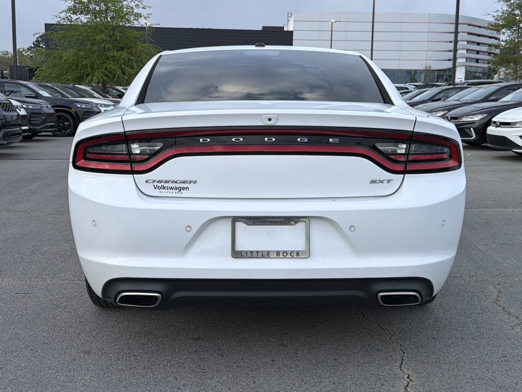 Used 2018 Dodge Charger SXT image 4