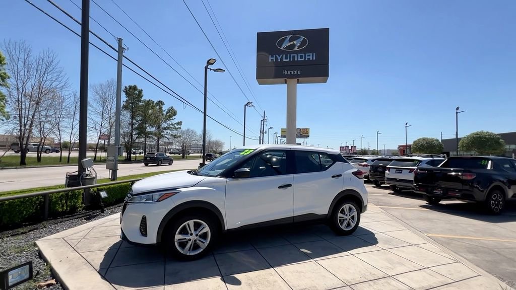 Used 2023 Nissan Kicks S image 6