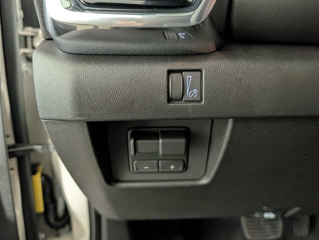 New 2026 GMC Canyon Elevation w/ Convenience Package image 16