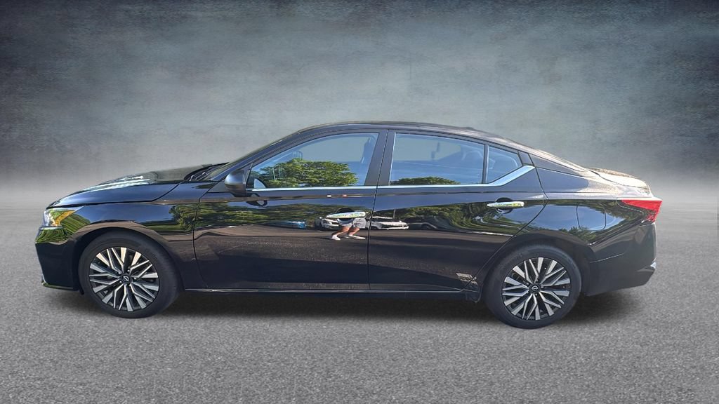 Used 2025 Nissan Altima 2.5 SV FWD image 7