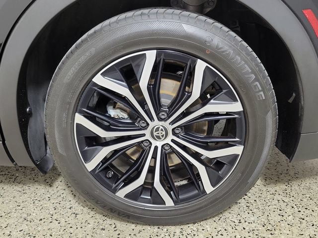 Used 2024 Toyota Crown AWD/4WD image 8