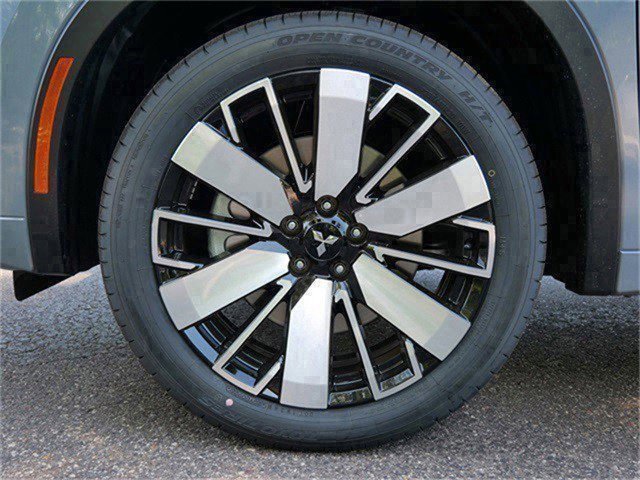 New 2025 Mitsubishi Outlander SEL image 3