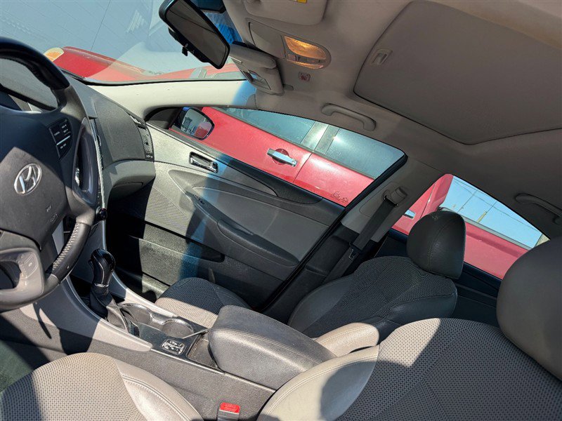 Used 2013 Hyundai Sonata SE w/ Navigation & Sunroof Pkg image 5