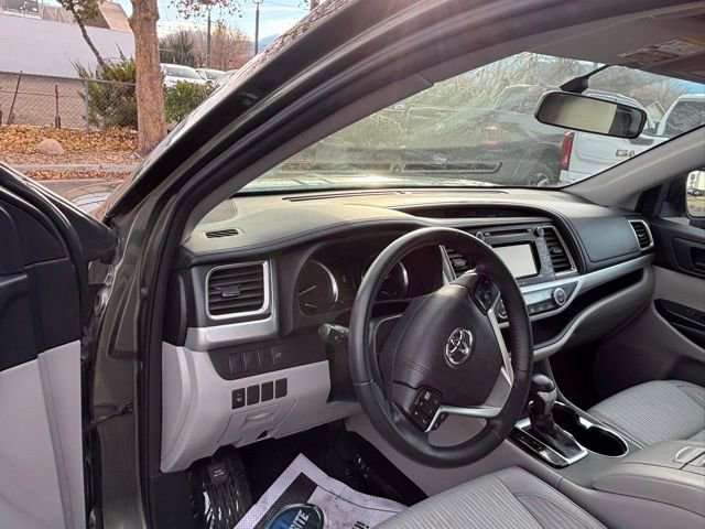 Used 2015 Toyota Highlander Plus image 14