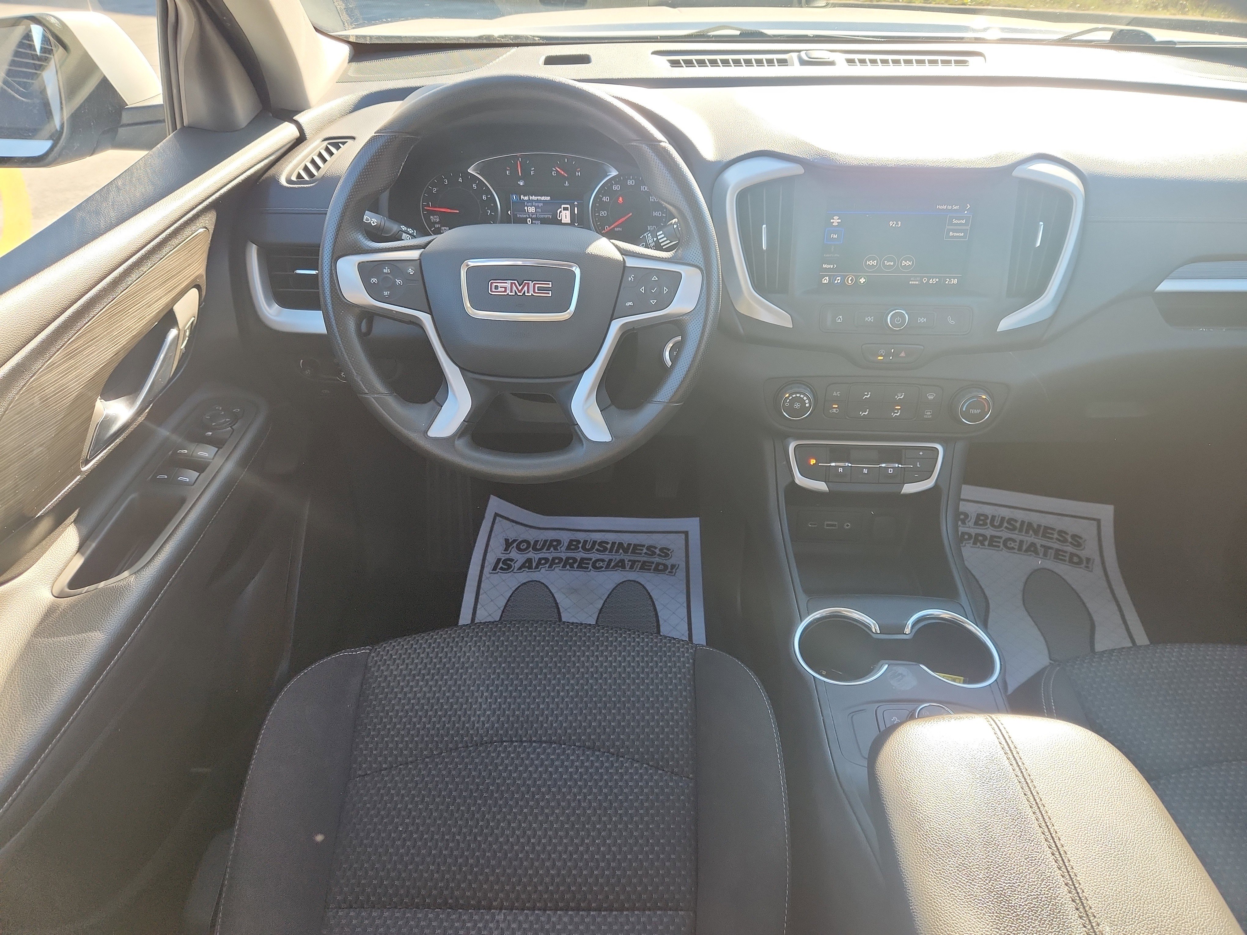 Used 2024 GMC Terrain SLE image 34