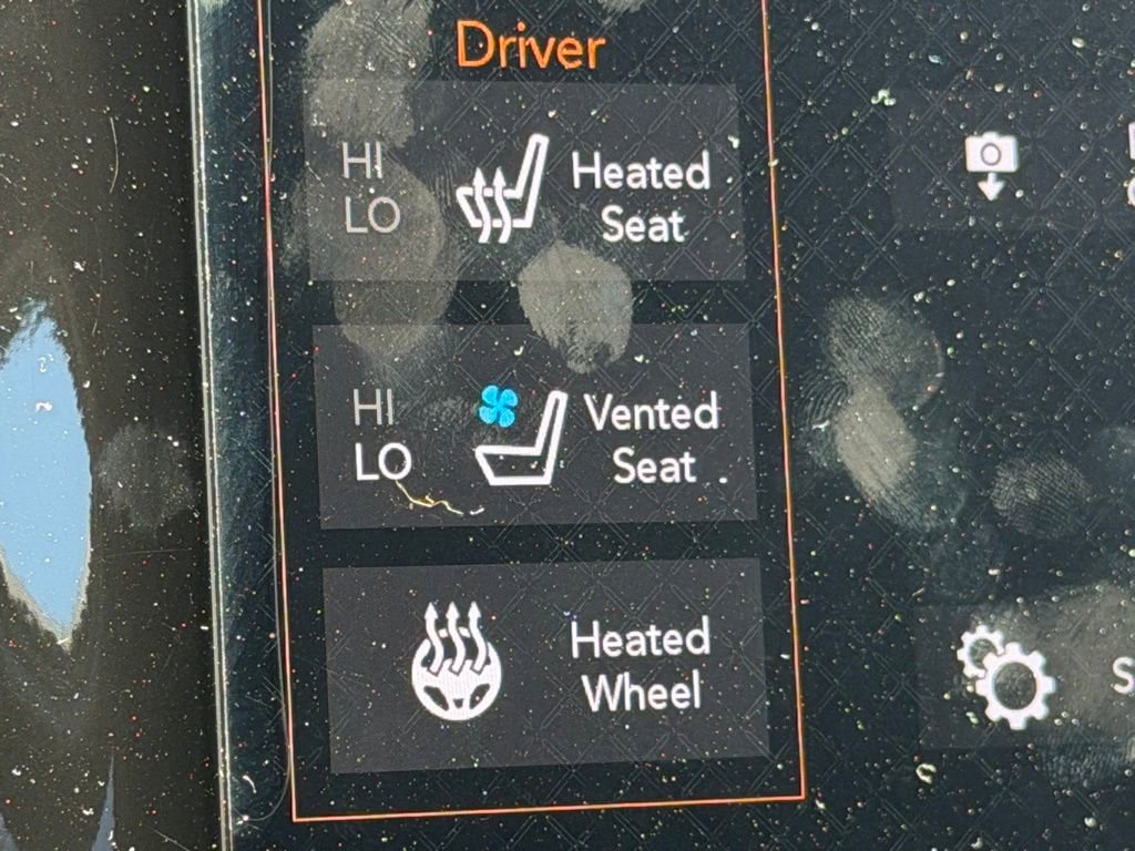 Used 2021 Jeep Grand Cherokee Limited w/ Luxury Group II image 23