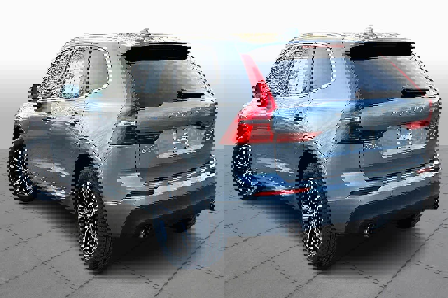 Used 2020 Volvo XC60 T6 Momentum image 12