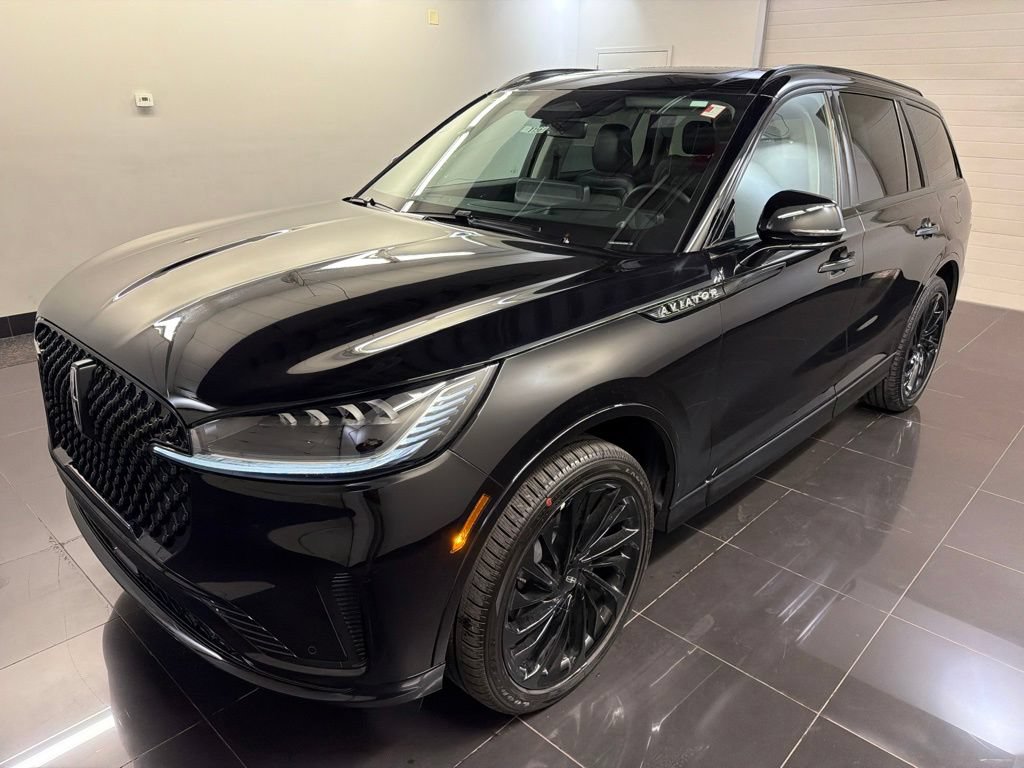 New 2026 Lincoln Aviator Reserve w/ Jet Appearance Package AWD/4WD image 3