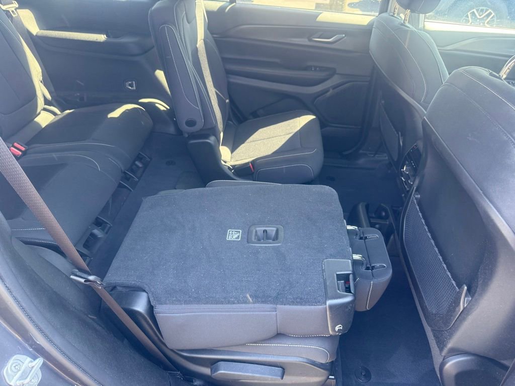 Used 2023 Jeep Grand Cherokee L Laredo AWD/4WD image 45