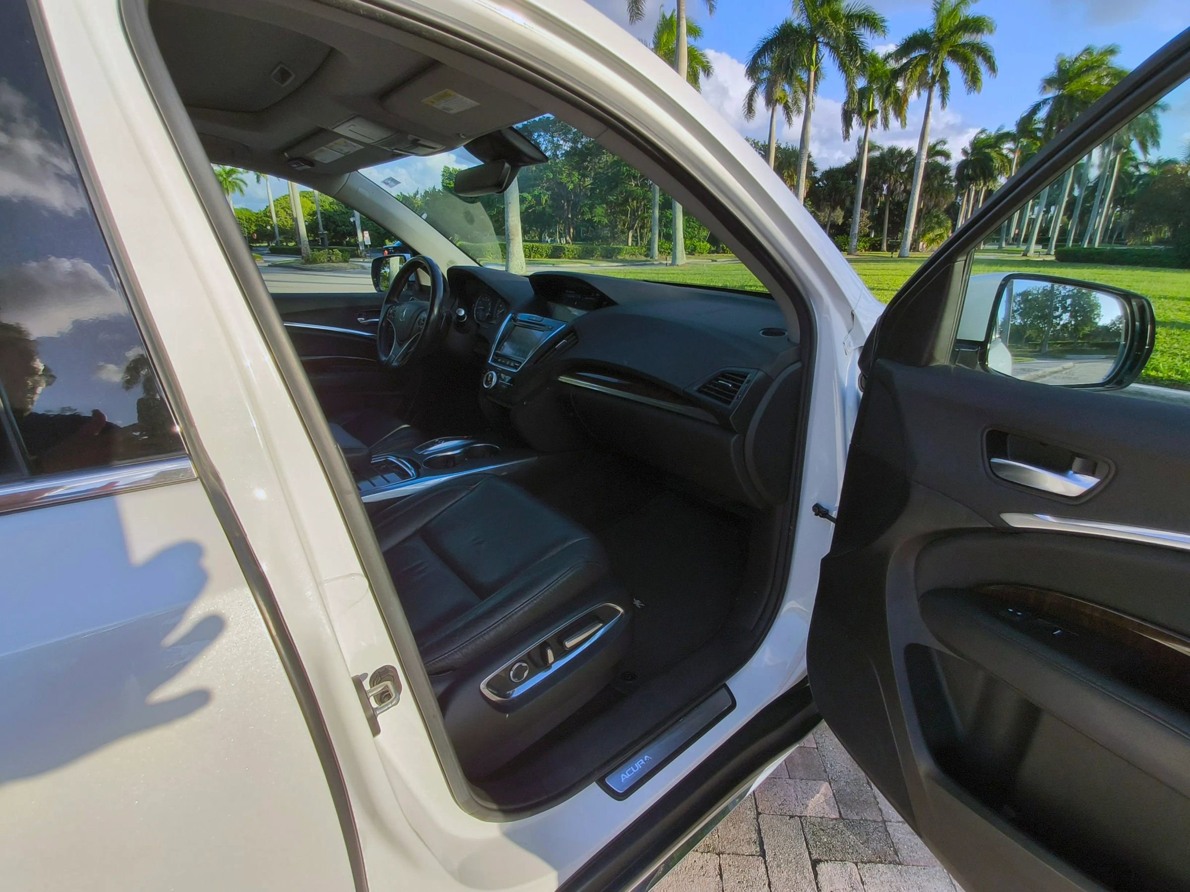 Used 2020 Acura MDX SH-AWD image 41