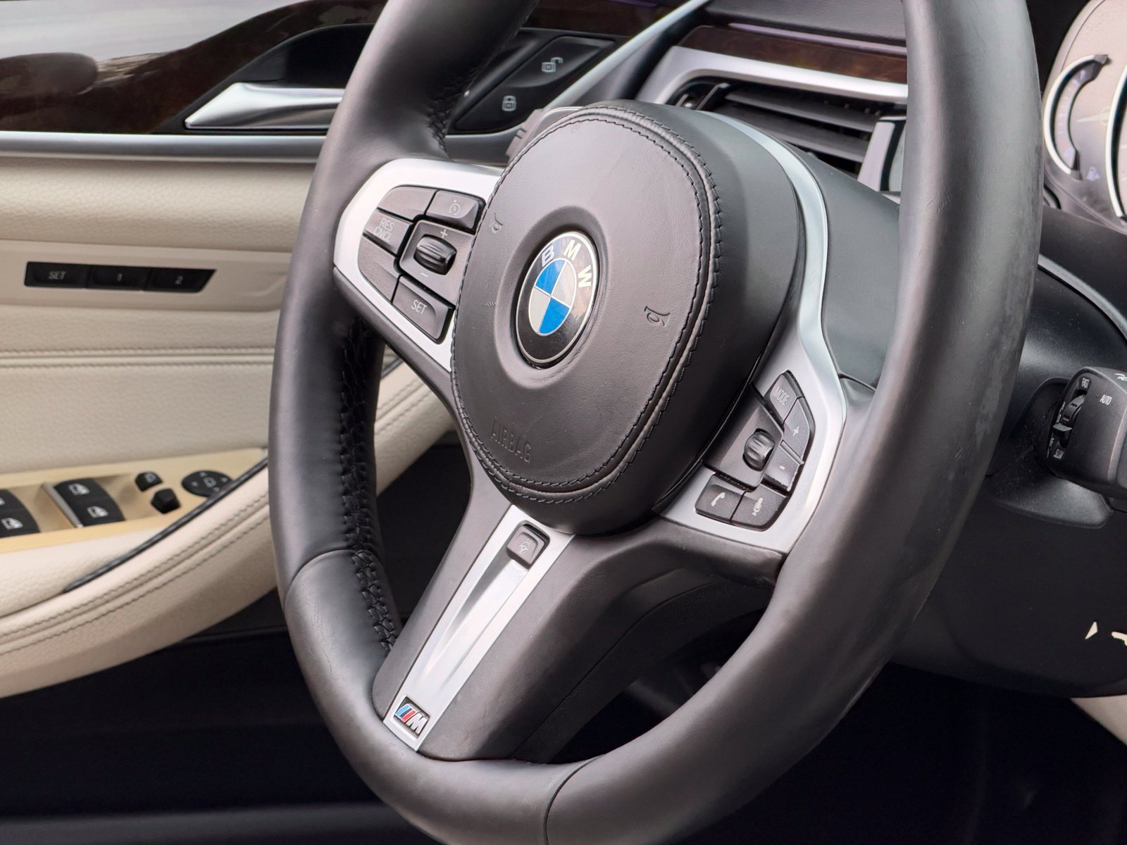 Used 2018 BMW M550i xDrive AWD/4WD image 39