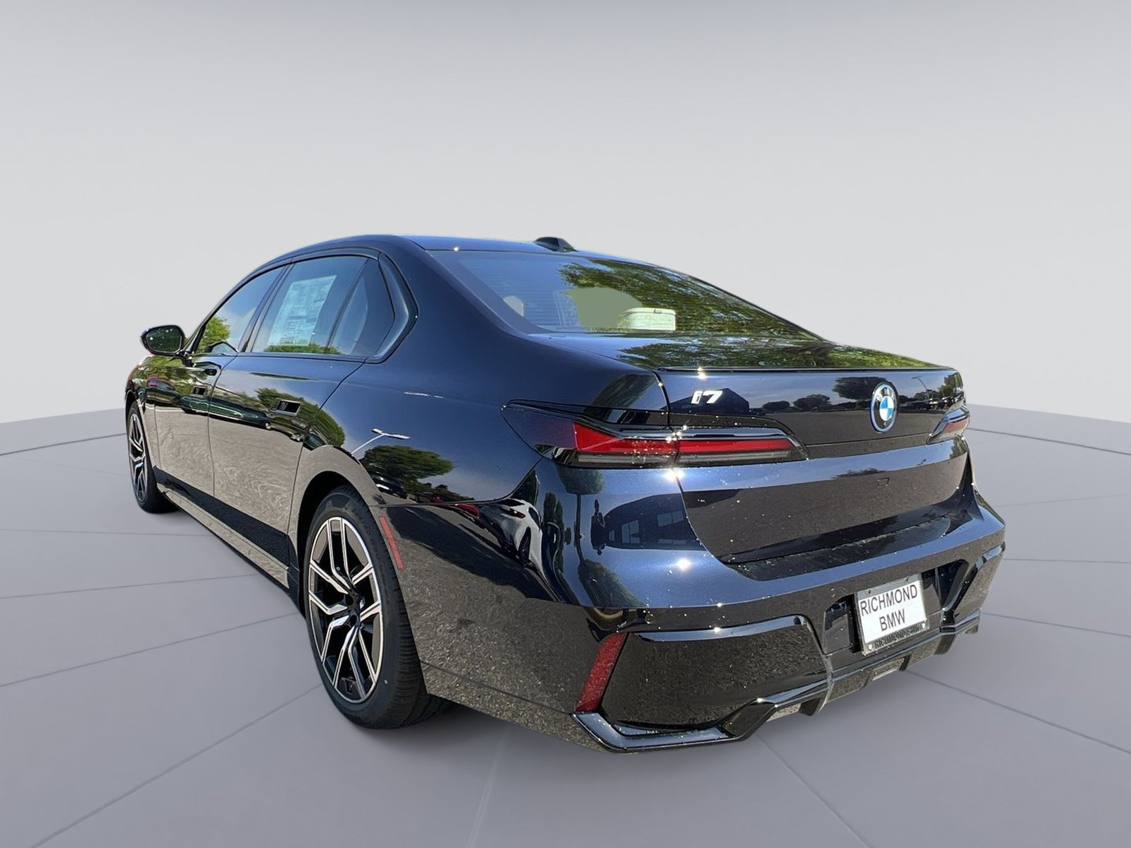 New 2025 BMW i7 eDrive50 w/ Executive Package RWD image 11