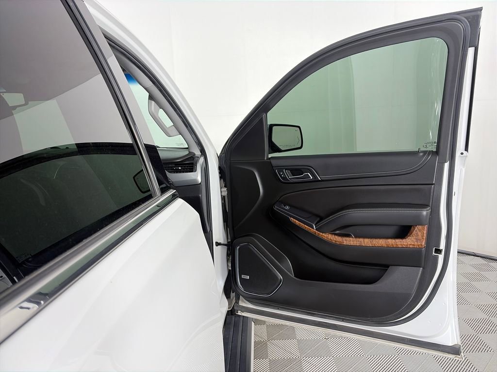 Used 2019 Chevrolet Tahoe Premier w/ Premier Plus Edition AWD/4WD image 32