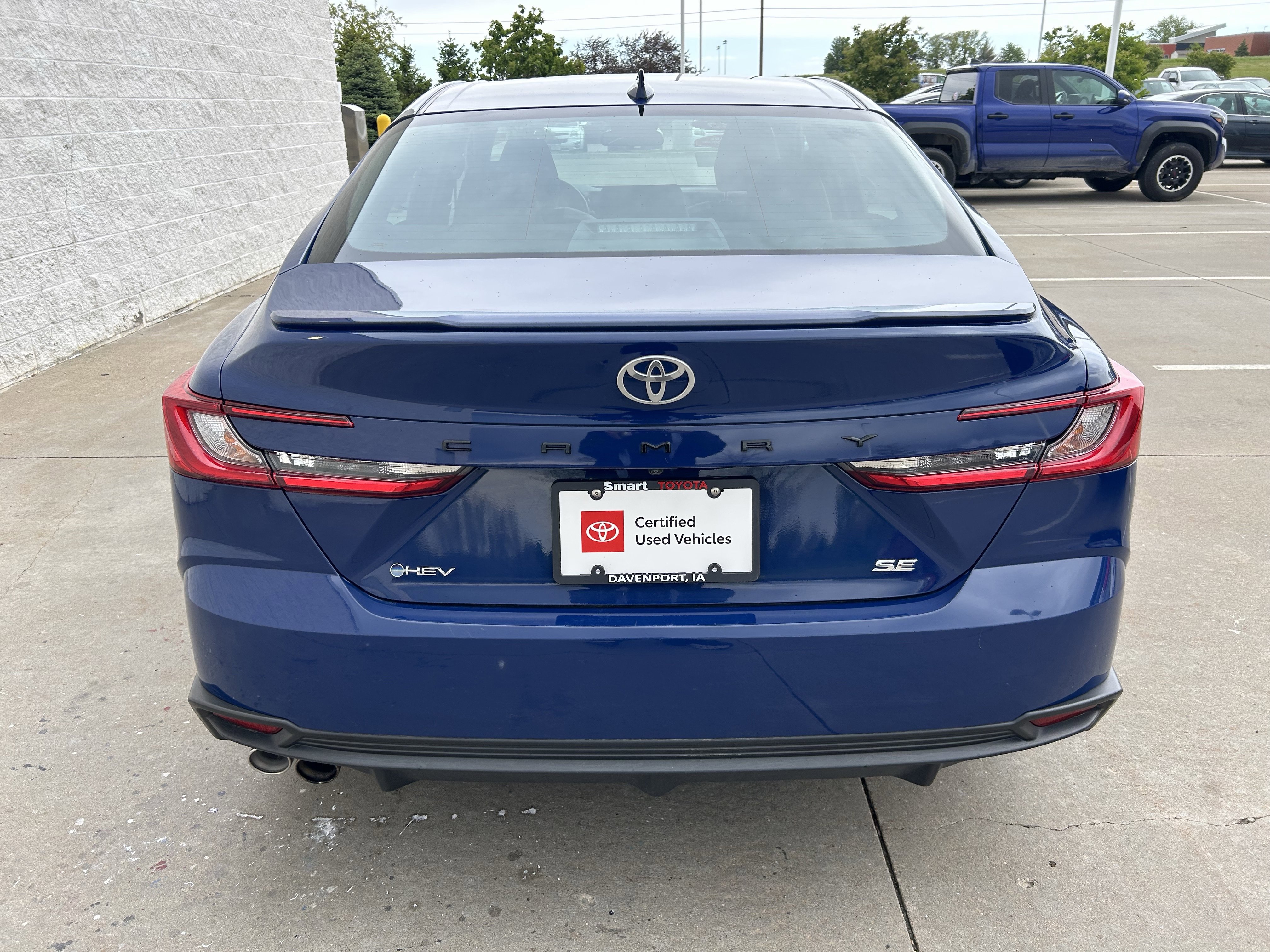 Used 2025 Toyota Camry SE FWD image 5