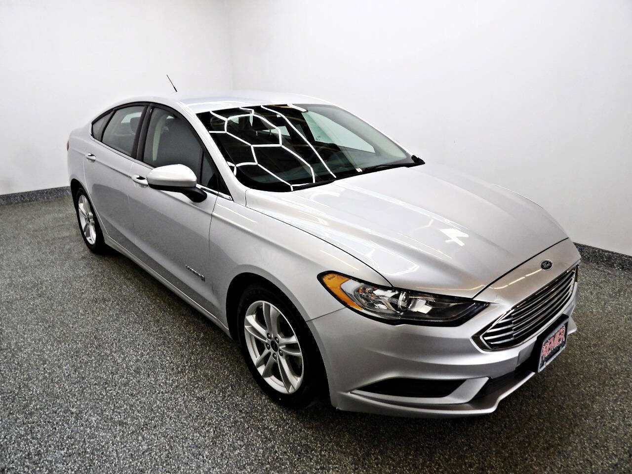 Used 2018 Ford Fusion SE image 3