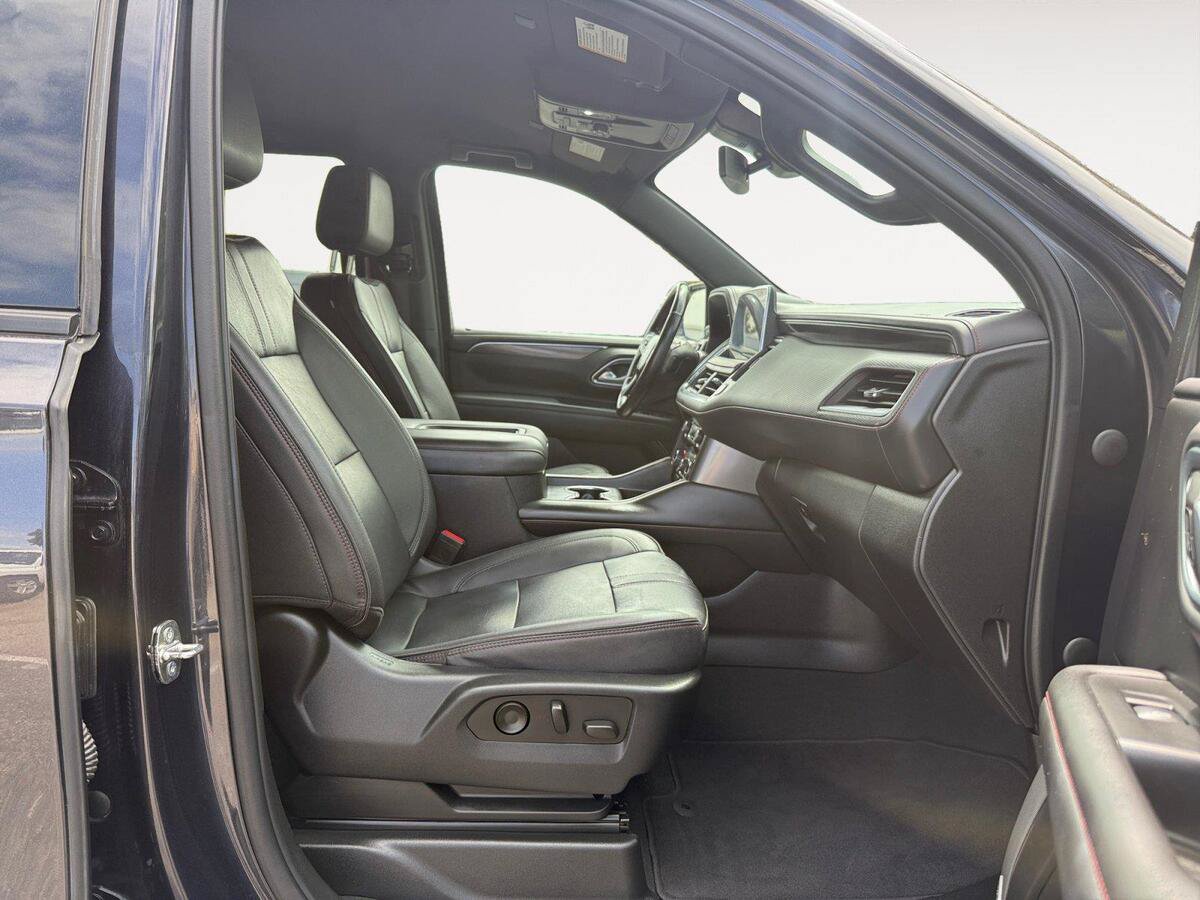 Used 2022 Chevrolet Tahoe RST w/ Luxury Package AWD/4WD image 15