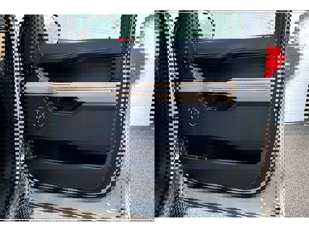 Used 2024 Ford Expedition Limited image 20