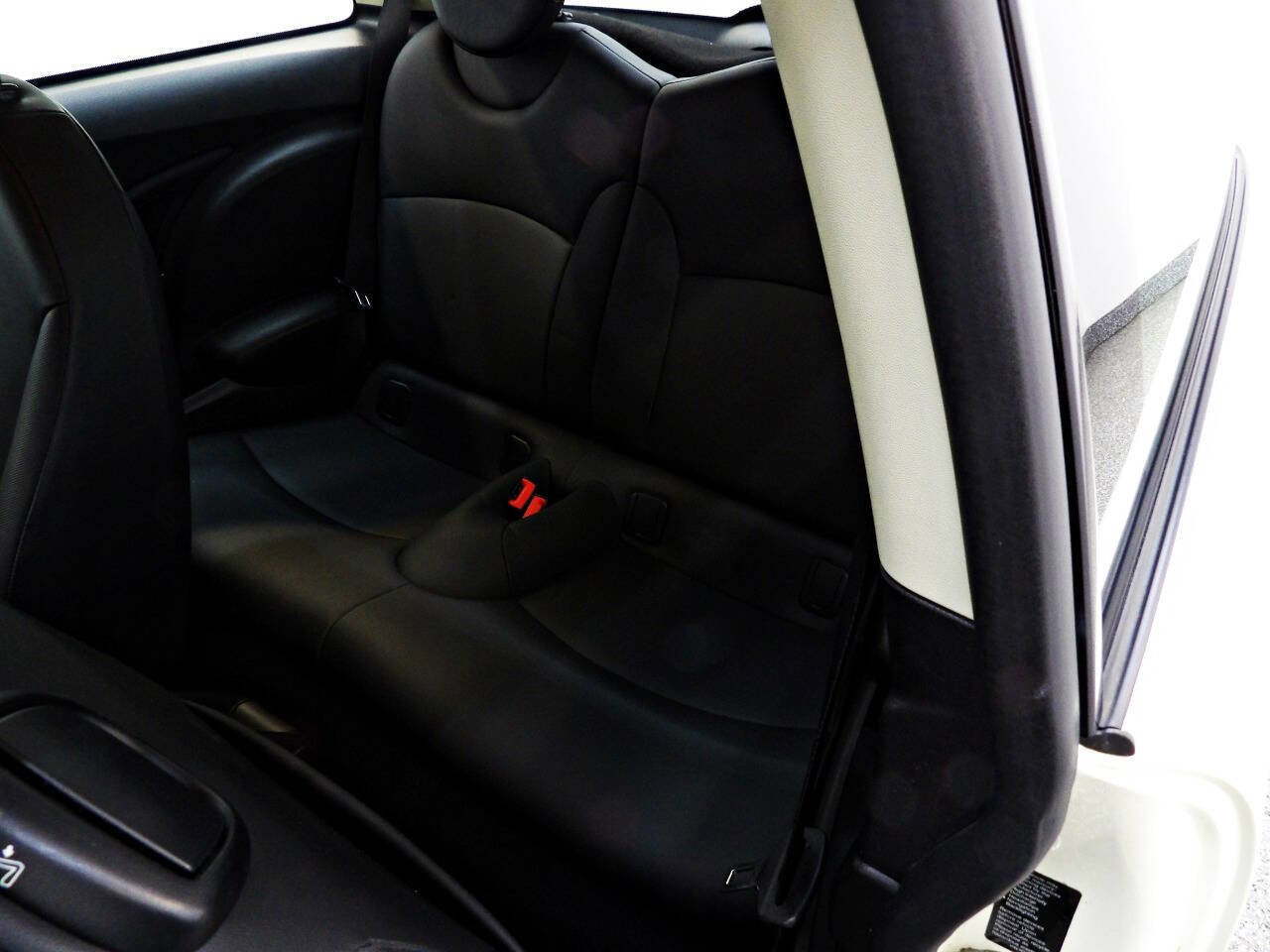 Used 2012 MINI Cooper Hardtop FWD image 9
