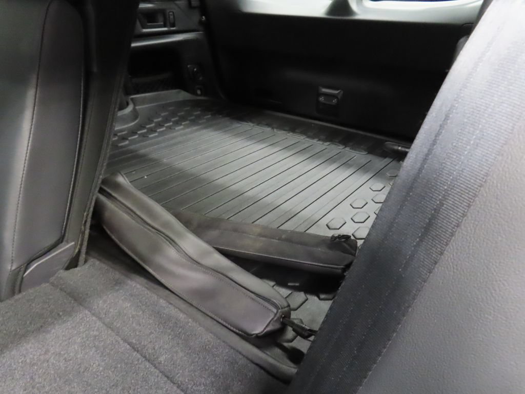 Used 2023 Subaru Outback Touring AWD/4WD image 15