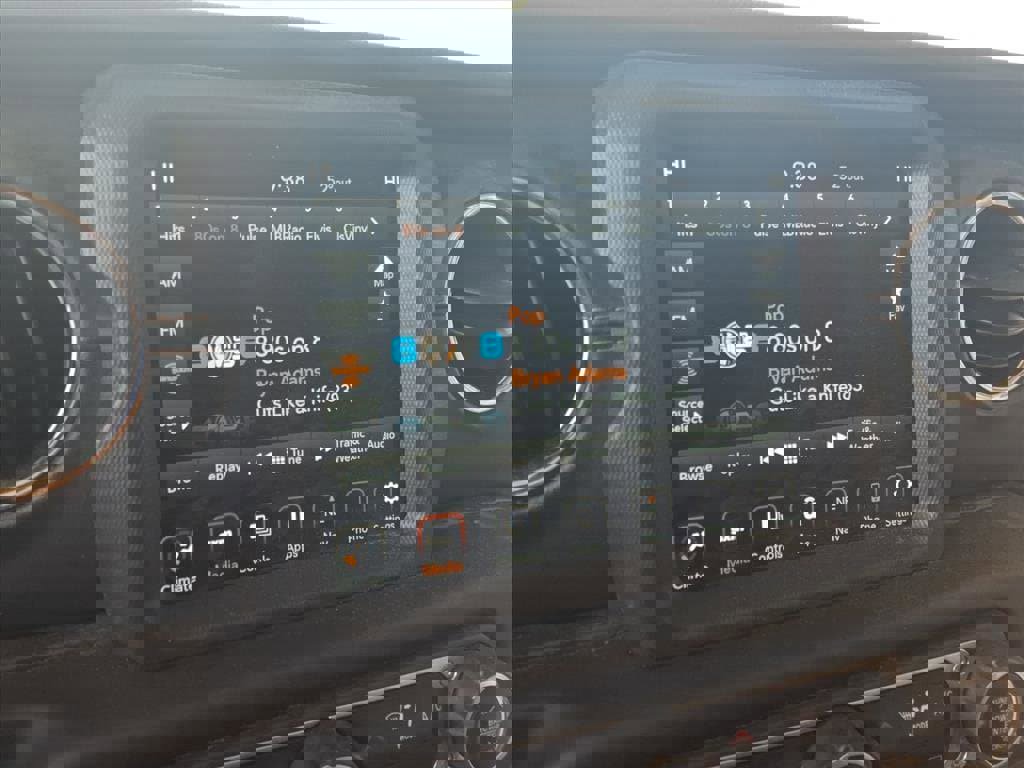 Used 2021 Jeep Gladiator Overland image 22