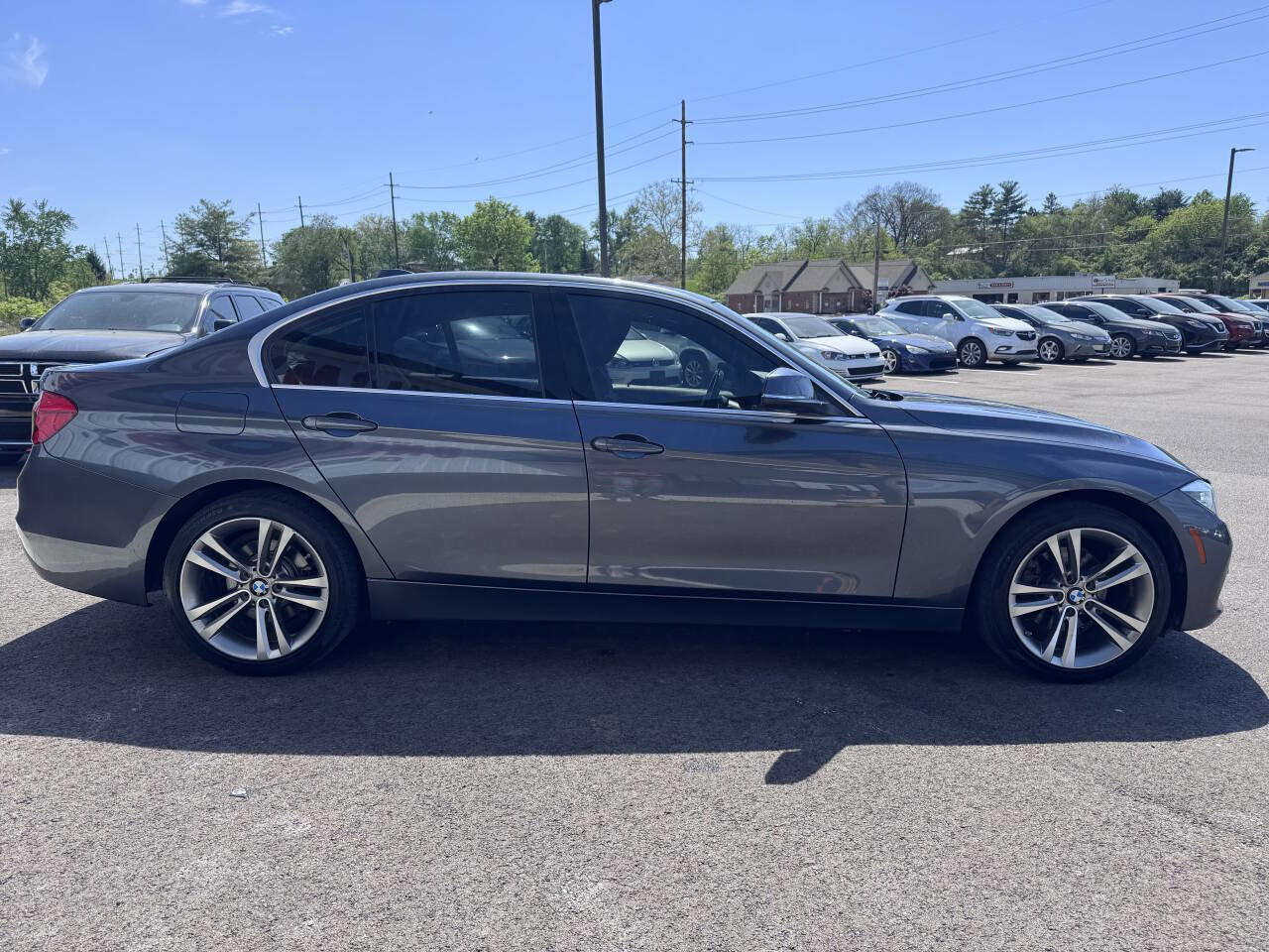Used 2017 BMW 328d xDrive Sedan w/ Premium Package image 4