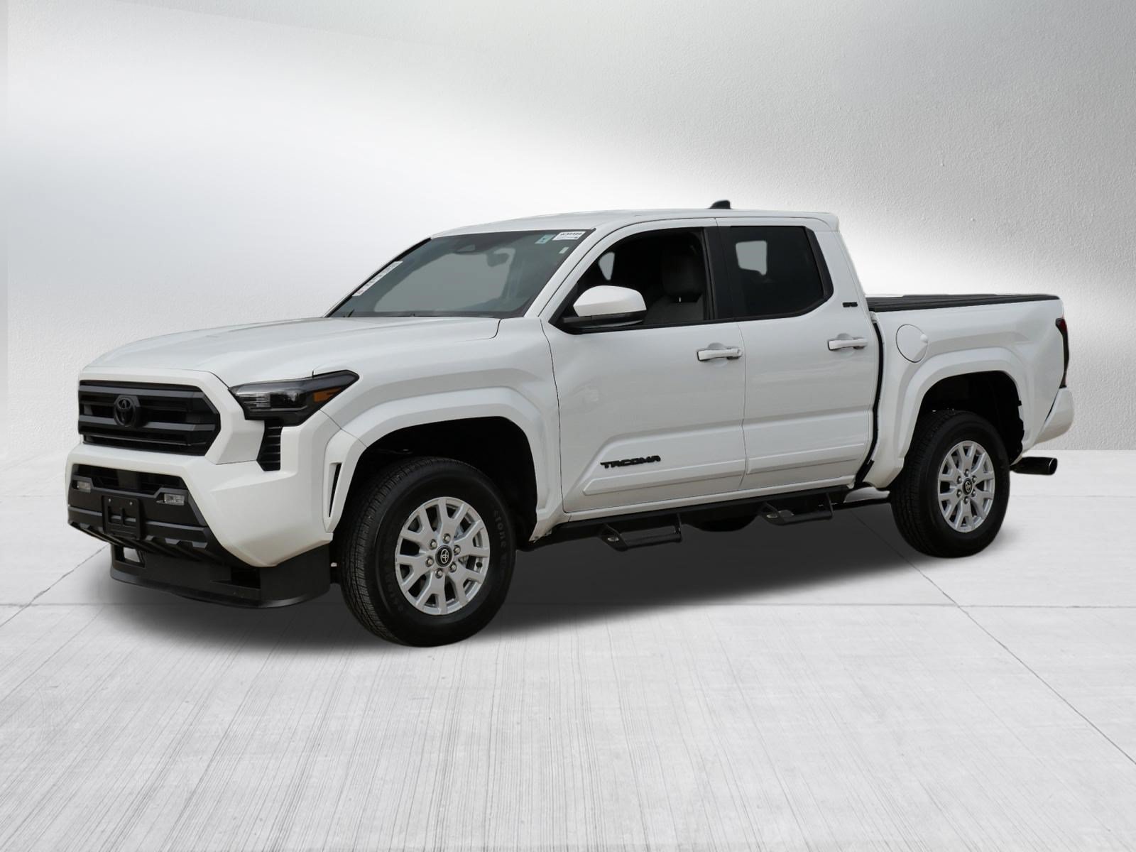 Certified 2024 Toyota Tacoma SR5 AWD/4WD image 3
