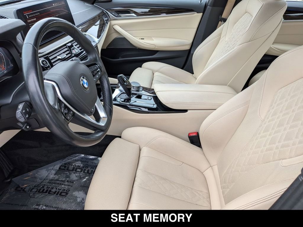 Certified 2022 BMW 530i xDrive w/ Premium Package AWD/4WD image 13