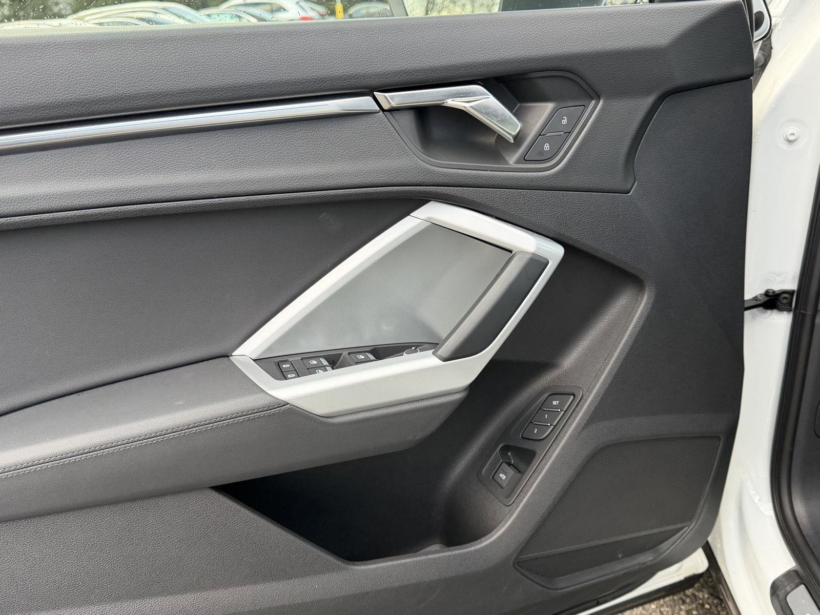 Used 2022 Audi Q3 2.0T Premium Plus w/ Premium Plus Package image 11