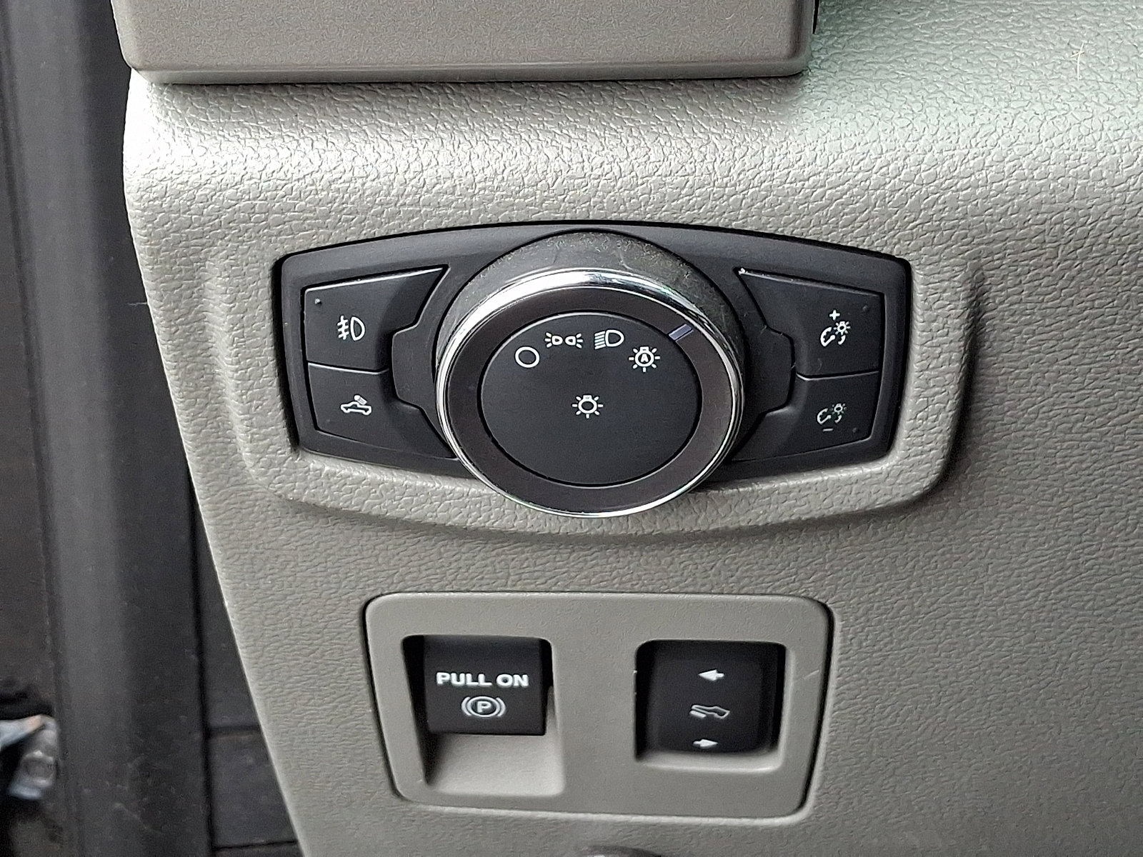 Certified 2019 Ford F150 Lariat image 27