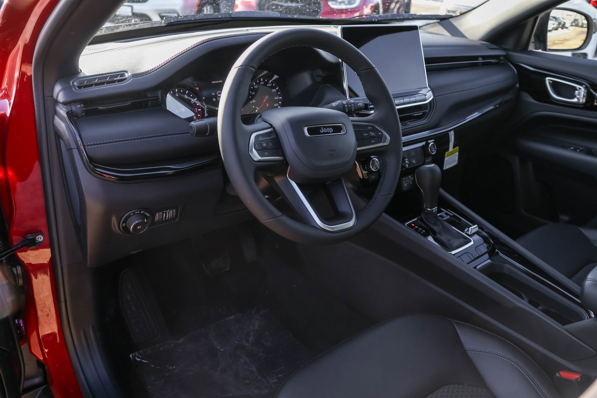 New 2026 Jeep Compass Latitude image 4