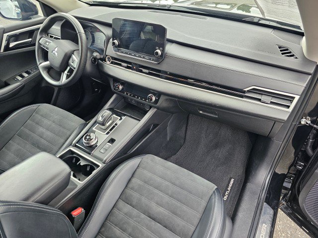 Used 2024 Mitsubishi Outlander SE AWD/4WD image 11