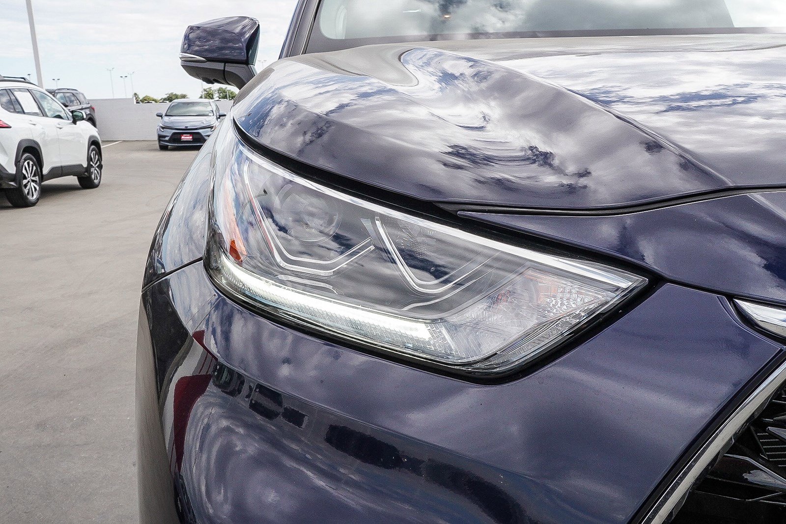 New 2025 Toyota Highlander Platinum image 11