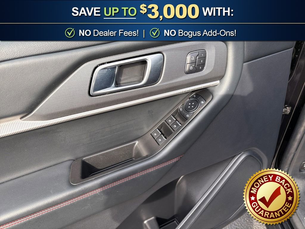 Used 2025 Ford Explorer ST-Line w/ Premium Package image 16