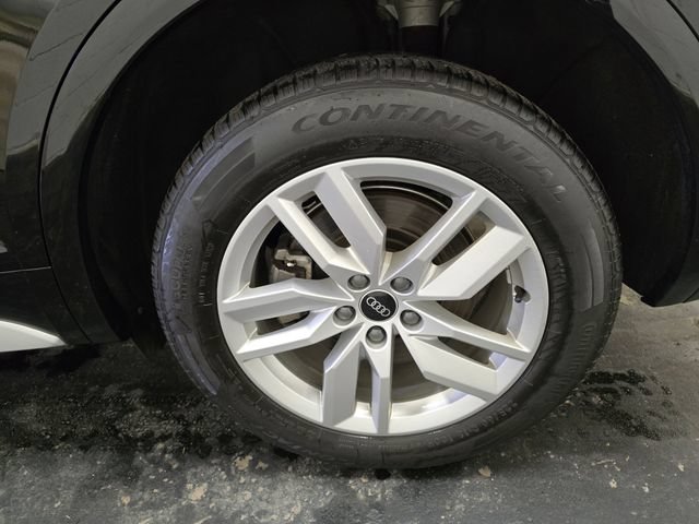 Used 2023 Audi Q5 2.0T Premium w/ Convenience Package AWD/4WD image 11