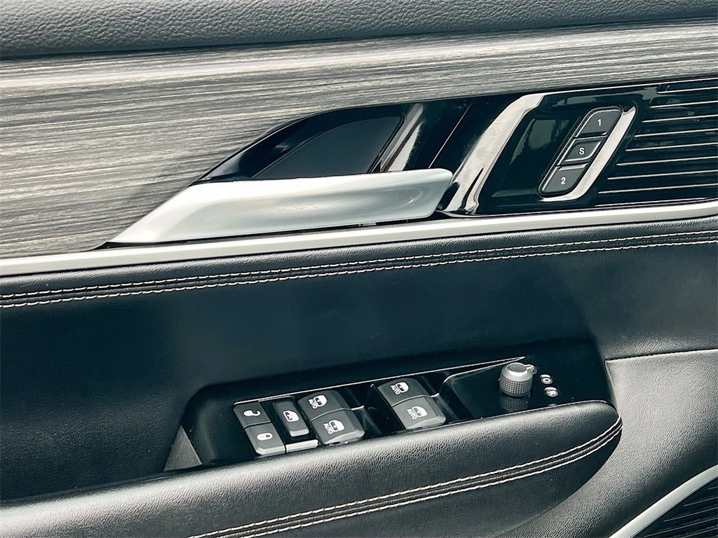 Used 2024 Jeep Wagoneer Series II w/ Flexible Seating Group image 18