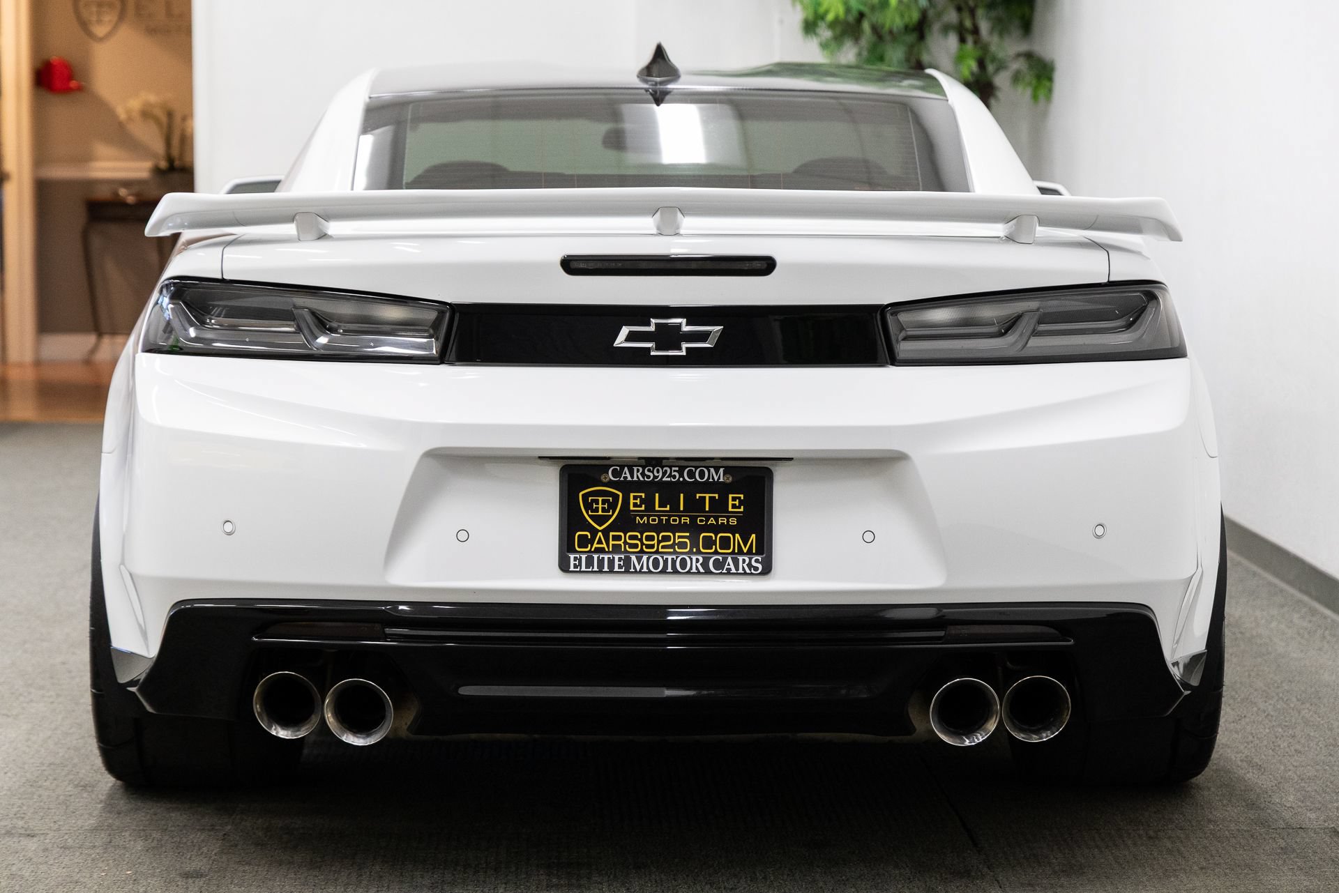 Used 2018 Chevrolet Camaro ZL1 RWD image 4
