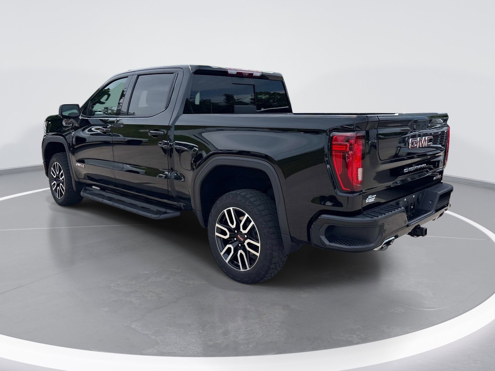 Certified 2023 GMC Sierra 1500 AT4 w/ AT4 Premium Package AWD/4WD image 6