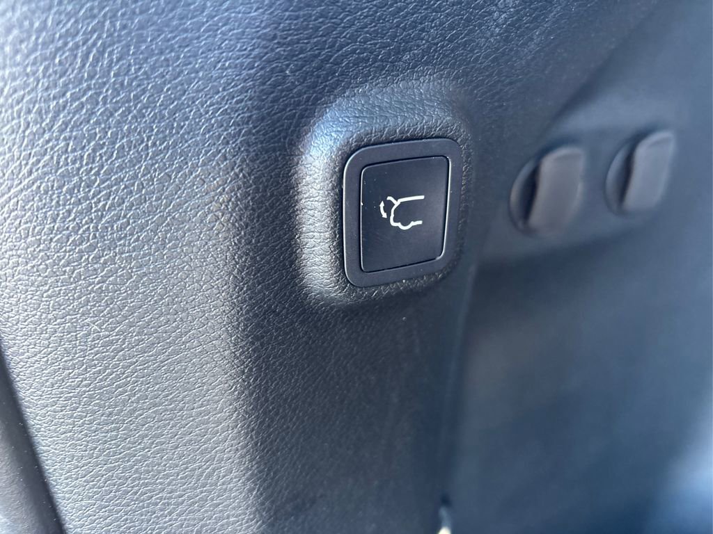 Used 2022 Jeep Cherokee Trailhawk w/ Premium Leather Package image 14