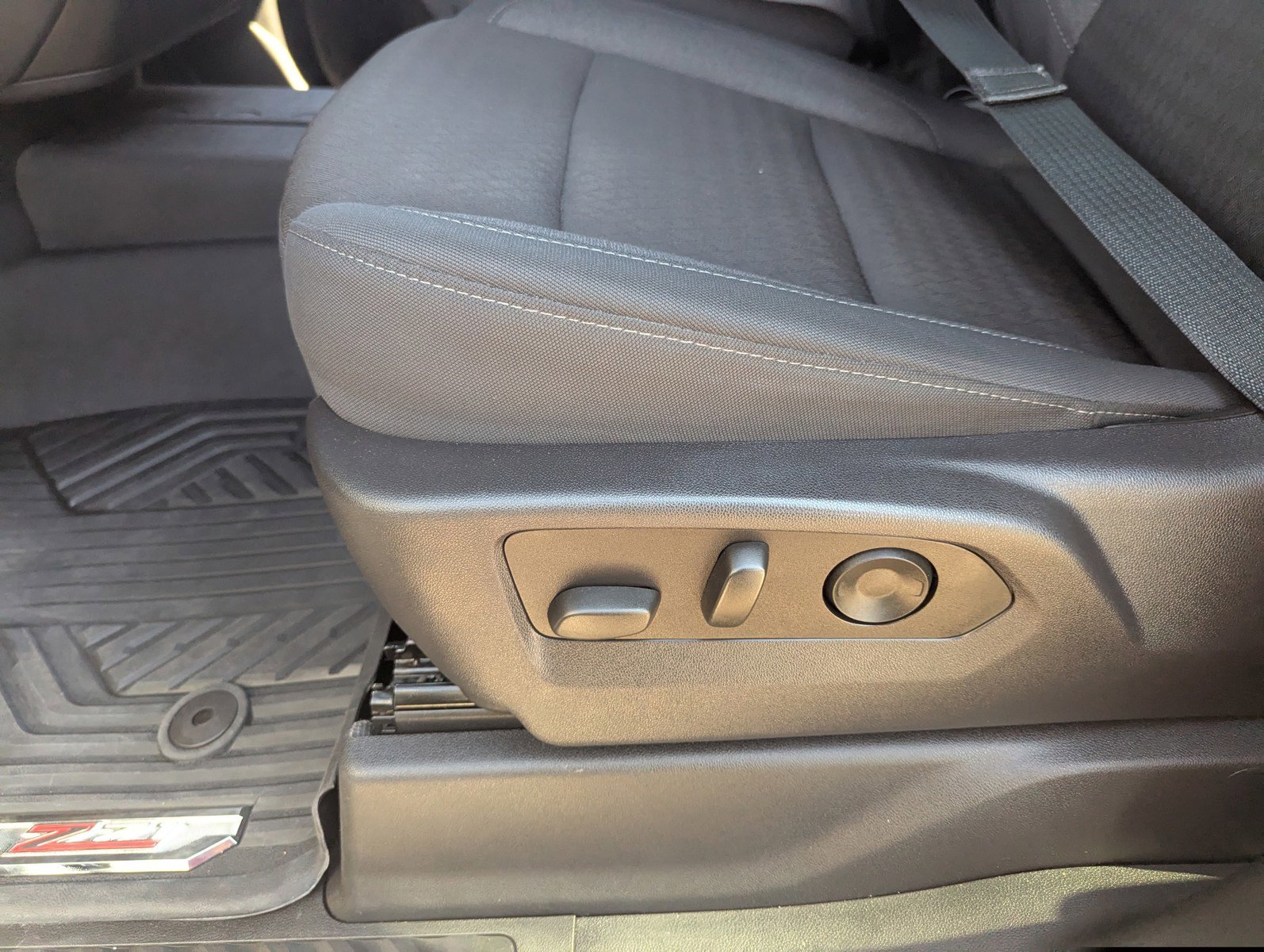 Used 2025 Chevrolet Silverado 1500 Custom Trail Boss image 24