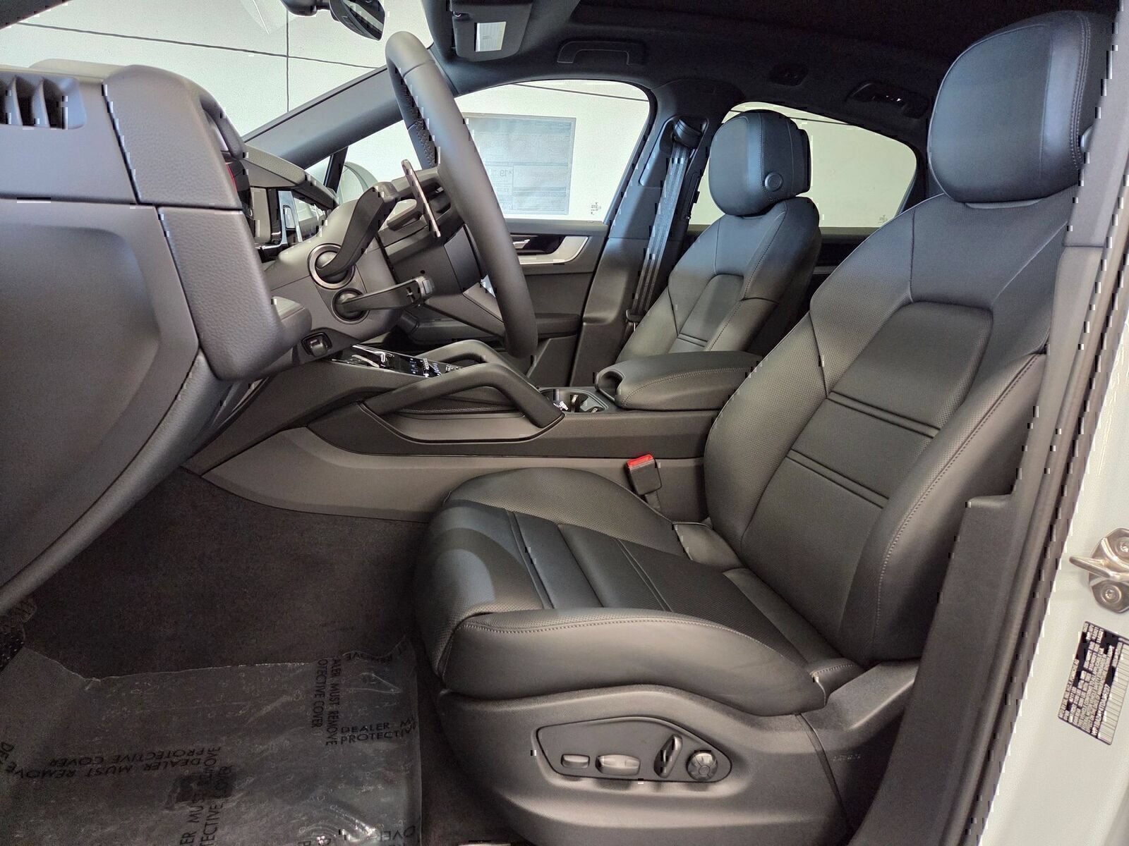Certified 2026 Porsche Cayenne Coupe AWD/4WD image 5