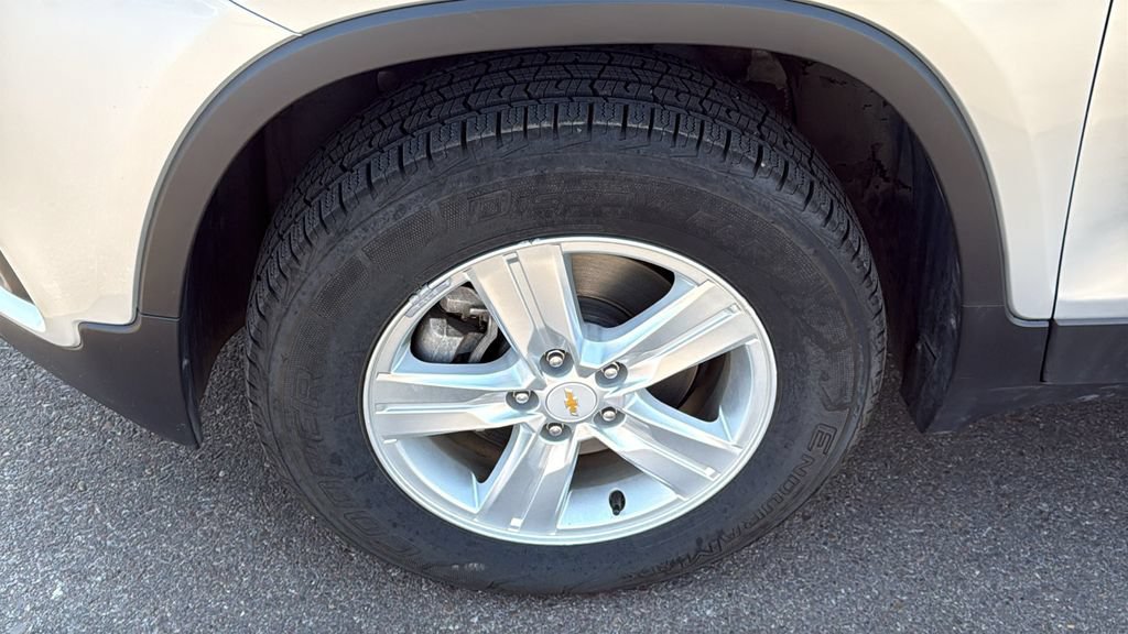 Used 2018 Chevrolet Trax LT w/ LT Convenience Package AWD/4WD image 10